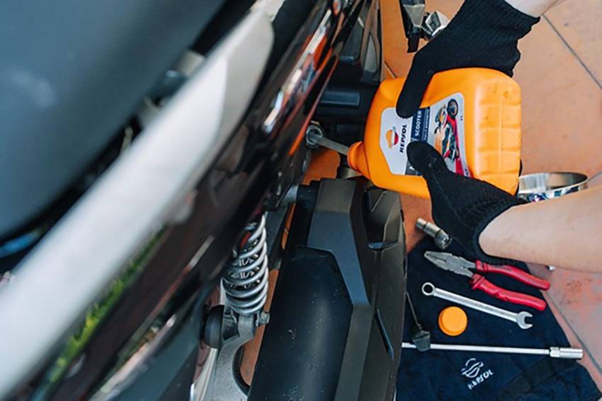 Cách đọc thông số nhớt xe máy chuẩn nhất bạn nên biết