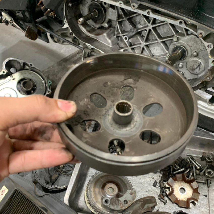 Vệ sinh nồi xe tay ga