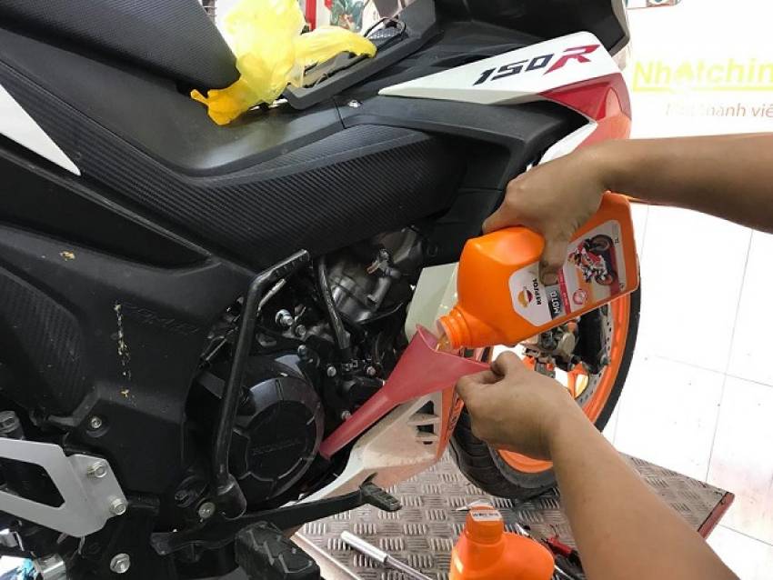 nhớt repsol racing đi được bao nhiêu km