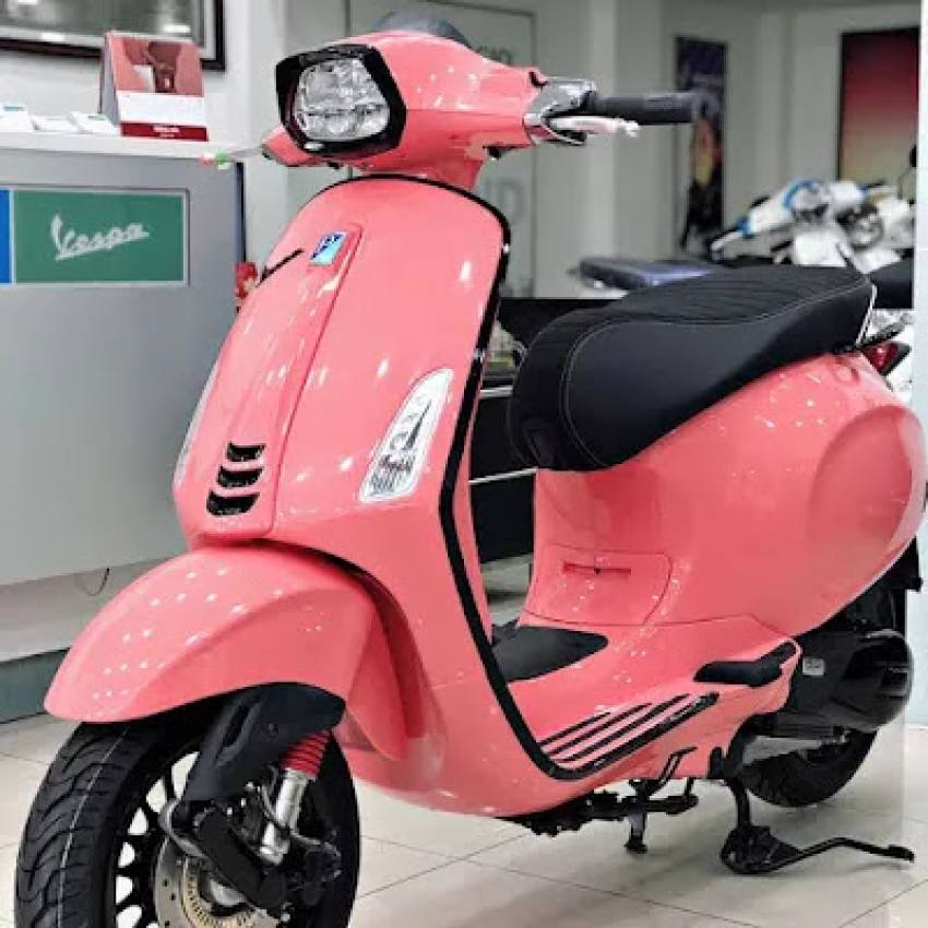 vespa màu hồng