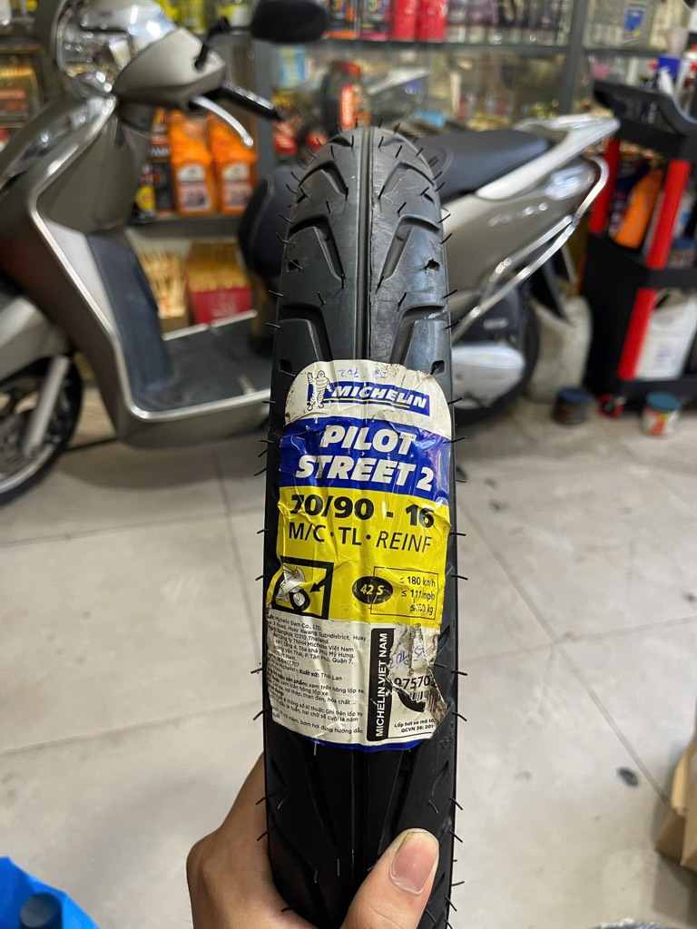 Vỏ xe Nouvo/ Hayate Michelin Pilot Street 2 70/90 - 16