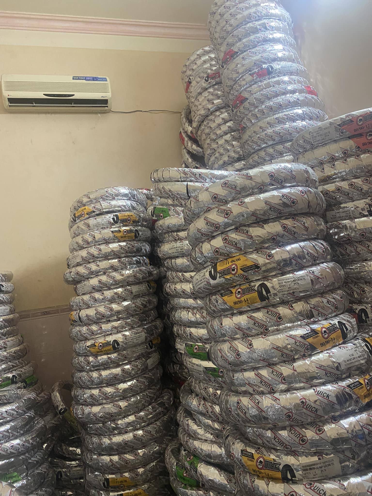 Vỏ xe số/ côn tay Michelin City Extra 2.25- 17