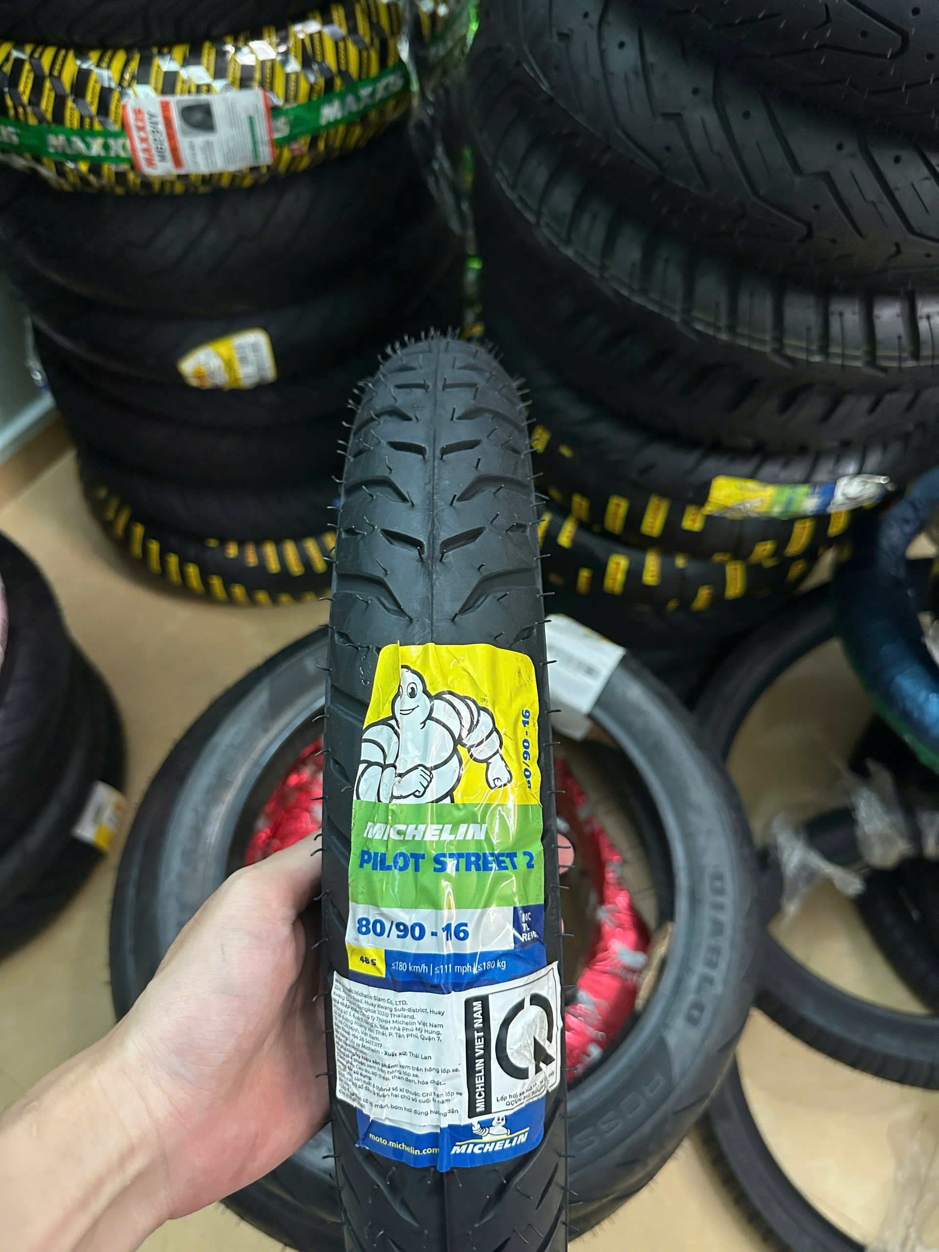 Vỏ xe tay ga Pilot Street 80/90 - 16