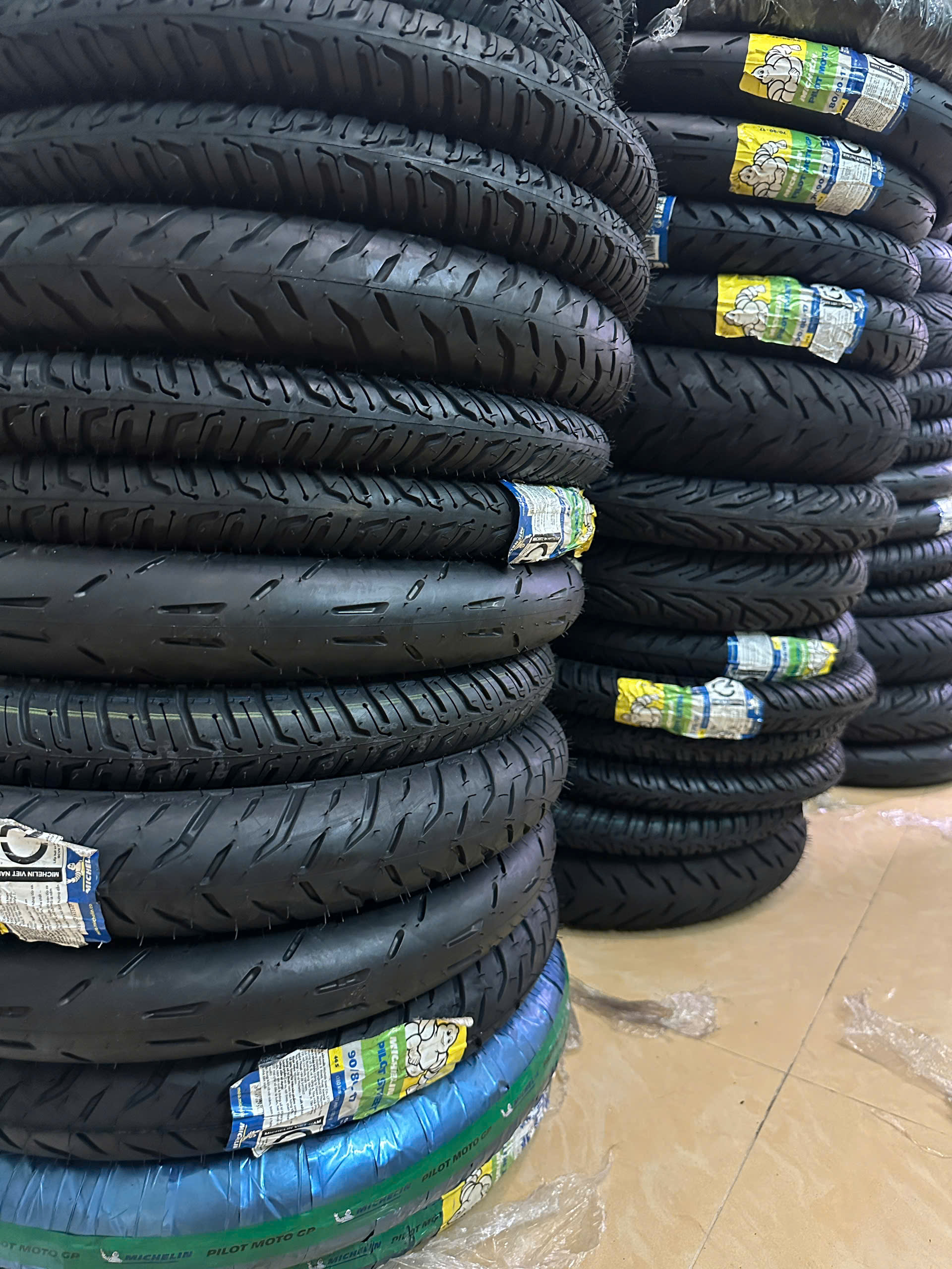 Vỏ xe số/ côn tay Michelin City Extra 2.5- 17