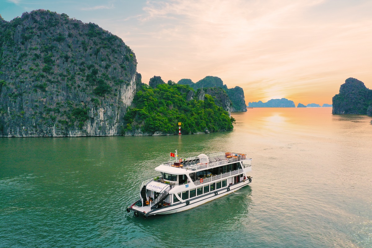 La Regina Day Cruise - Viên ngọc lấp lánh trong lòng đảo ngọc
