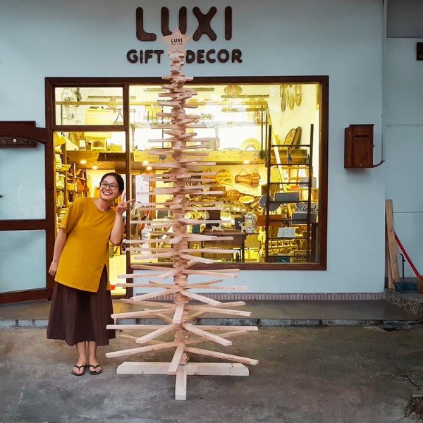 HƯỚNG DẪN LẮP ĐẶT CÂY THÔNG NOEL GỖ ĐẸP, NHANH VÀ TIẾT KIỆM CHI PHÍ I LUXI DECOR.