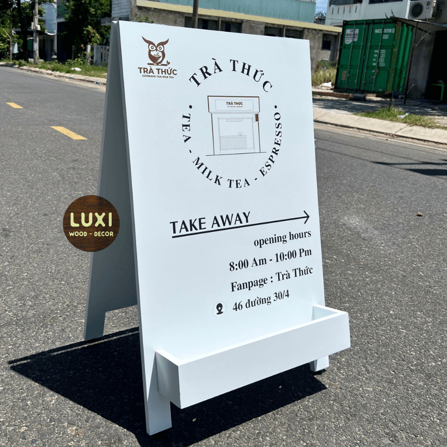 STANDEE IN MỘT MẶT CÓ KỆ TRỒNG HOA THÍCH HỢP MỌI KHÔNG GIAN - LUXI DECOR