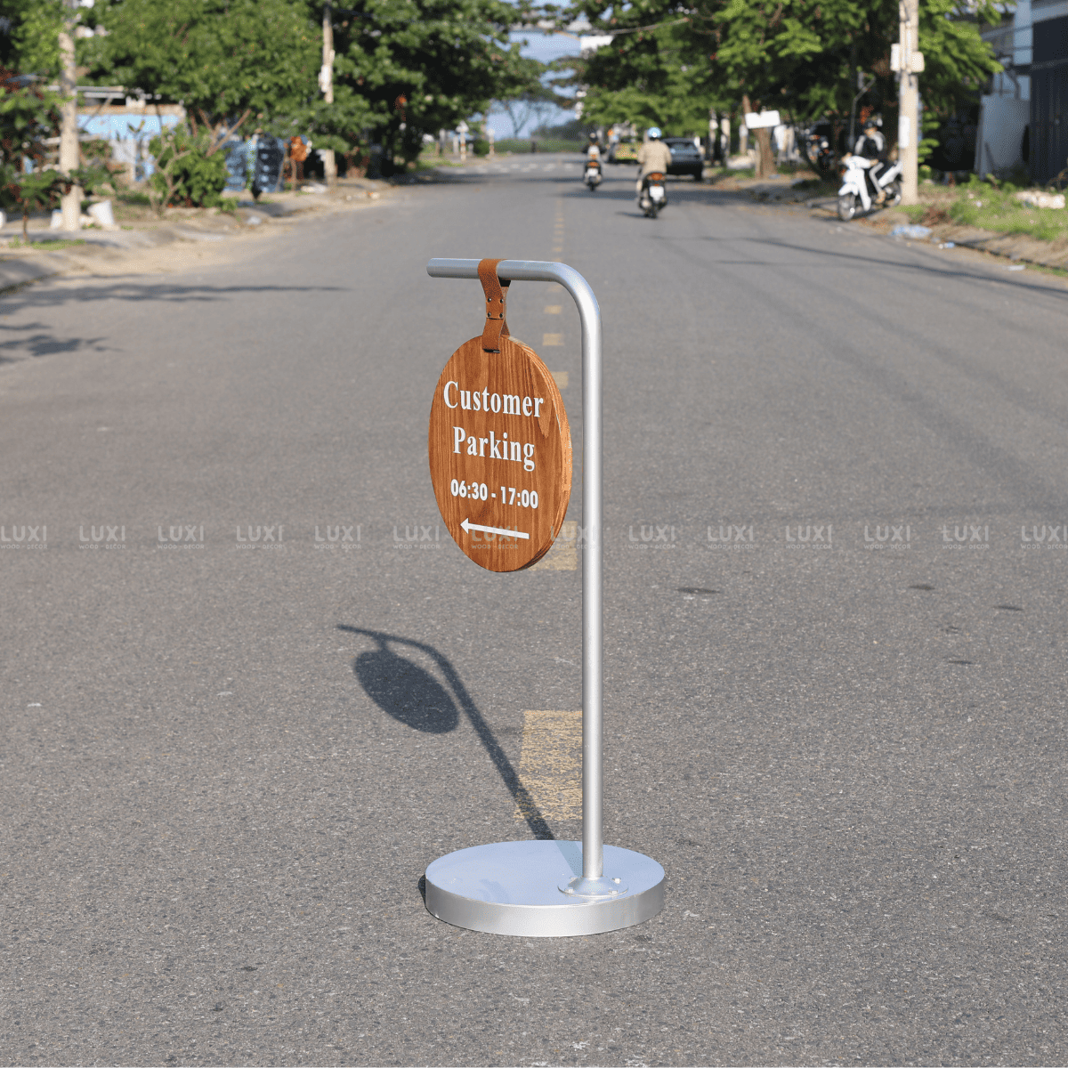 STANDEE SẮT CHỮ L NGƯỢC DECOR NHÀ HÀNG, QUÁN CÀ PHÊ - LUXI DECOR