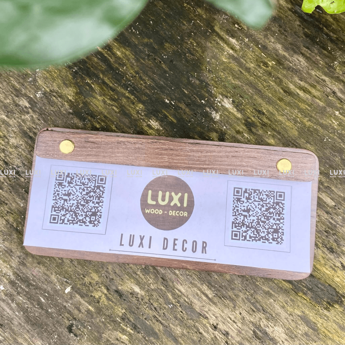THẺ GỖ KẸP THÔNG TIN MẪU MỚI NHẤT 2025 - LUXI DECOR