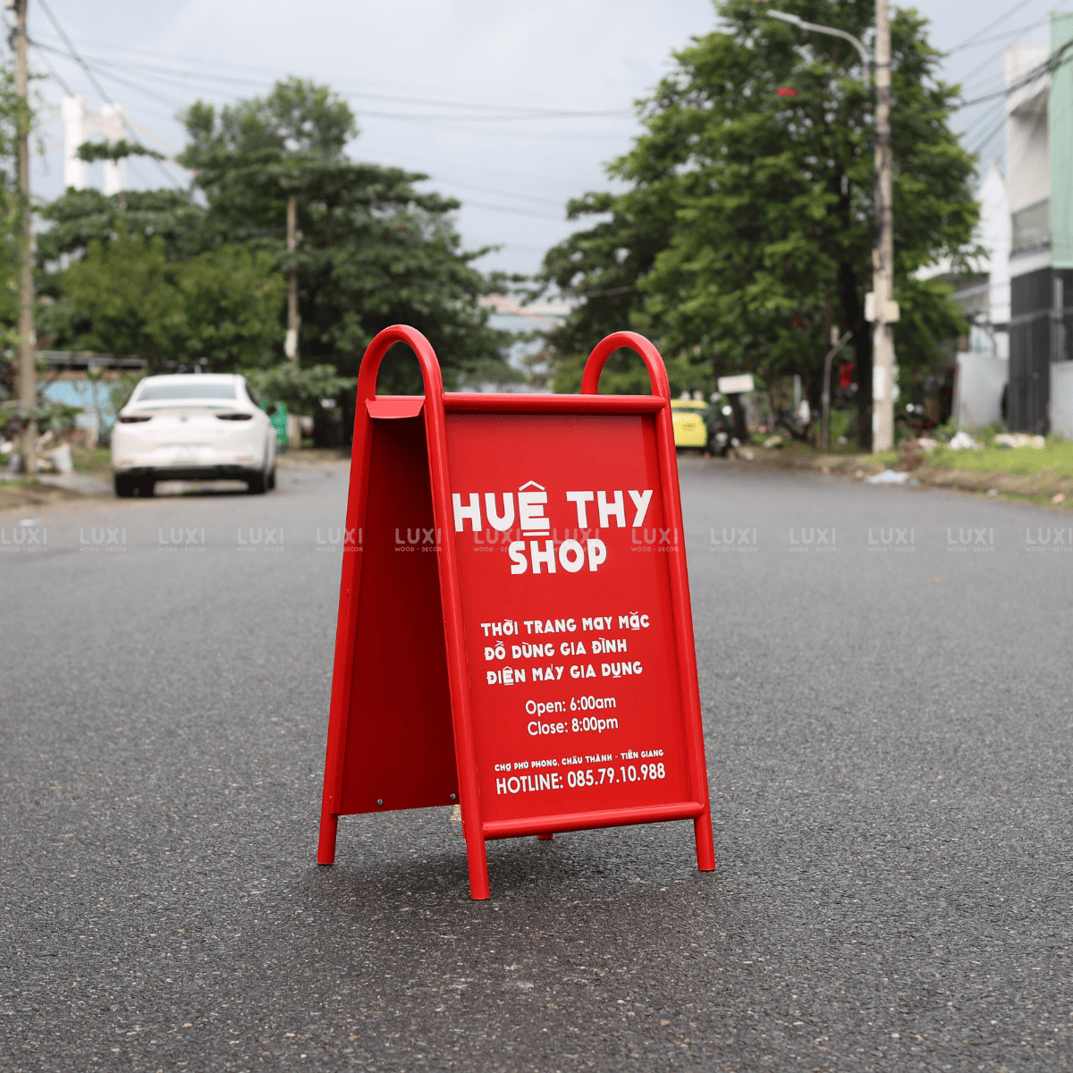 STANDEE SẮT IN MỘT  MẶT (KT: 82X45CM) - LUXI DECOR