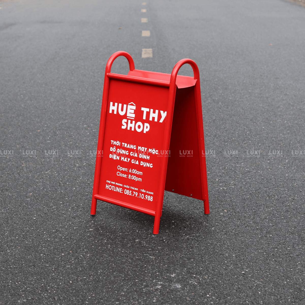 STANDEE SẮT IN MỘT  MẶT (KT: 82X45CM) - LUXI DECOR