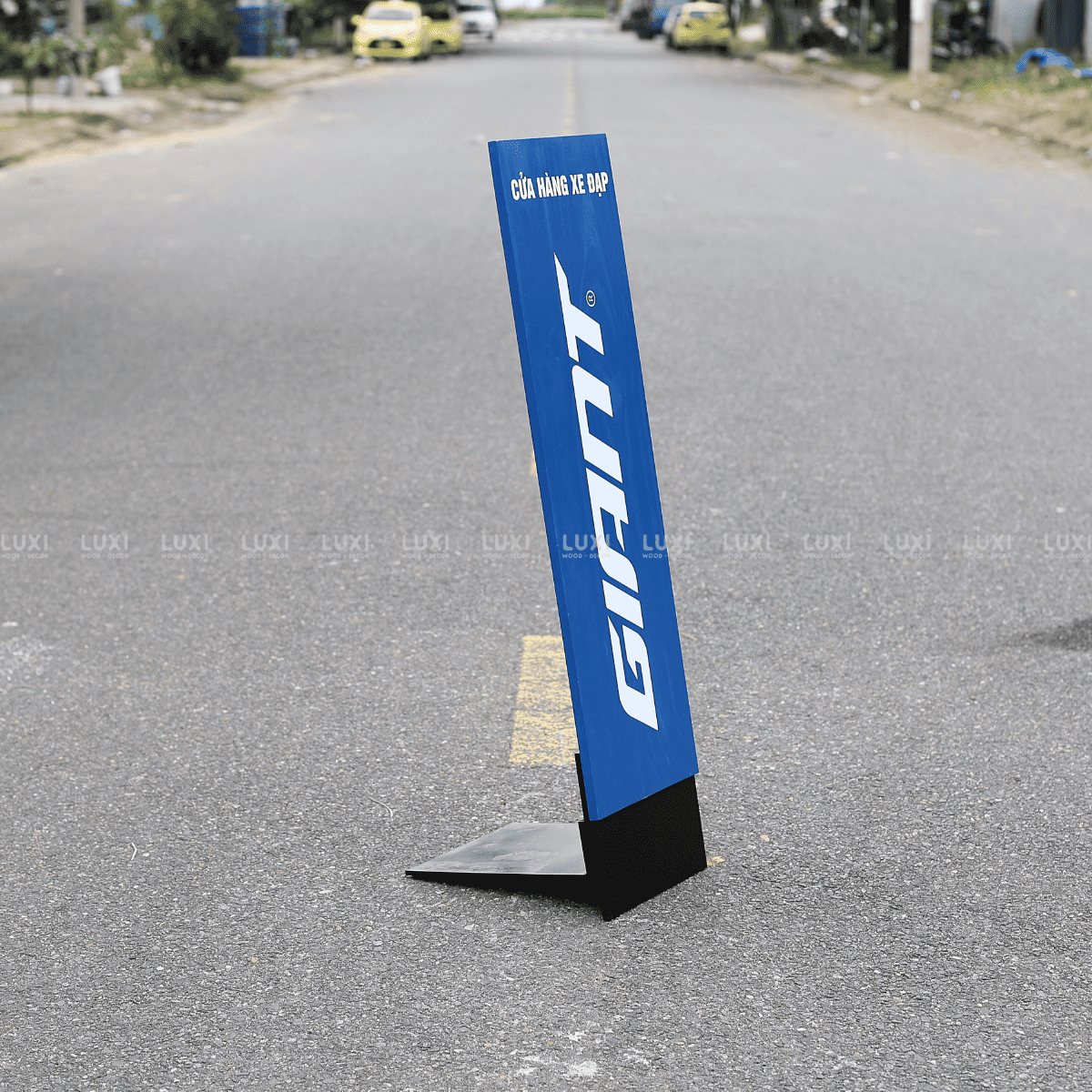 STANDEE SẮT CẮM ĐỰNG ĐẾ IN 1 MẶT -  DECOR NHÀ HÀNG, QUÁN CÀ PHÊ - LUXI DECOR