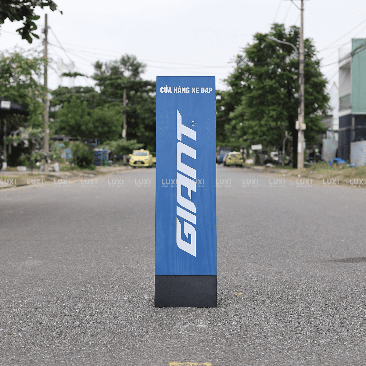 STANDEE SẮT CẮM ĐỰNG ĐẾ IN 1 MẶT -  DECOR NHÀ HÀNG, QUÁN CÀ PHÊ - LUXI DECOR