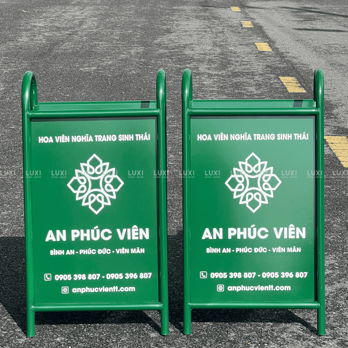 STANDEE SẮT IN MỘT  MẶT (KT: 82X45CM) - LUXI DECOR