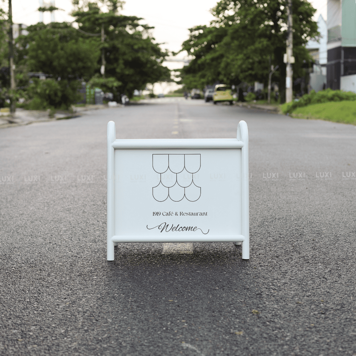 STANDEE SẮT (KT: 65.4X63.4 CM) - LUXI DECOR