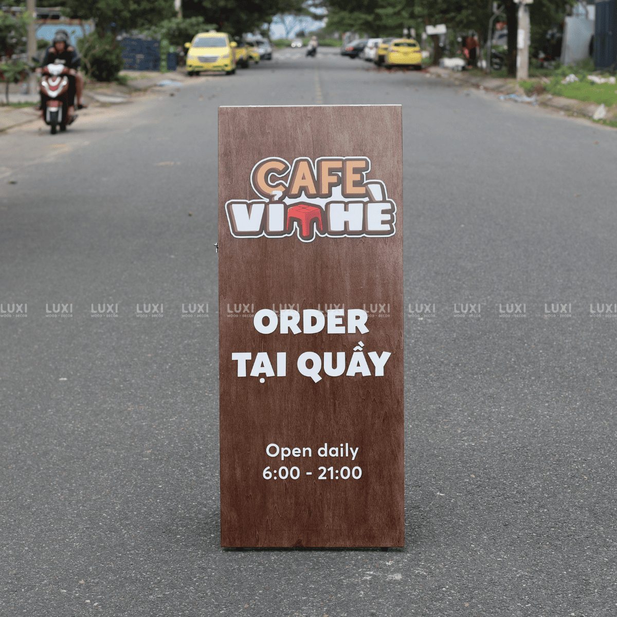 STANDEE GỖ 2 MẶT GIÁ RẺ TẠI XƯỞNG, MẪU ĐỘC ĐÁO - LUXI DECOR