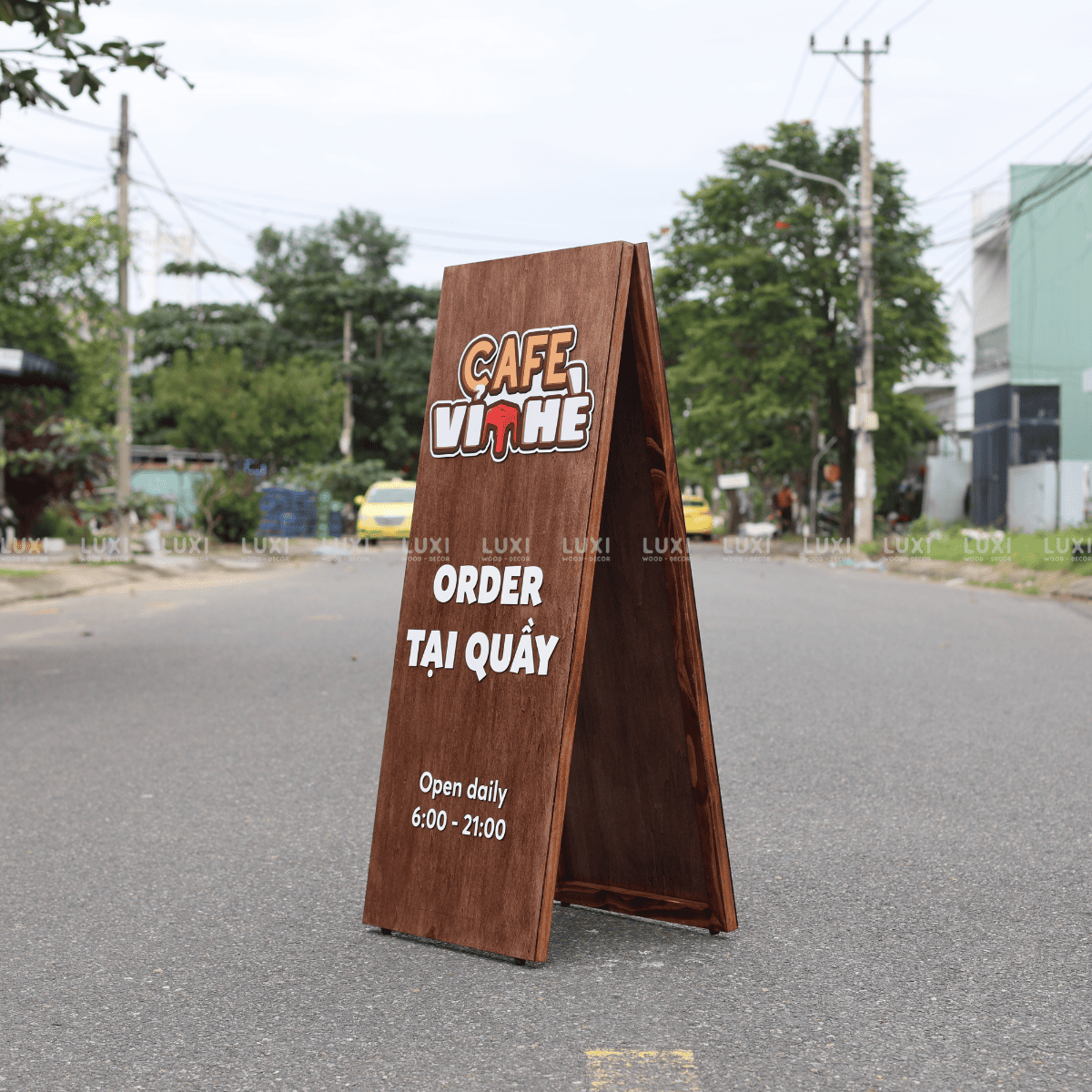 STANDEE GỖ 2 MẶT GIÁ RẺ TẠI XƯỞNG, MẪU ĐỘC ĐÁO - LUXI DECOR