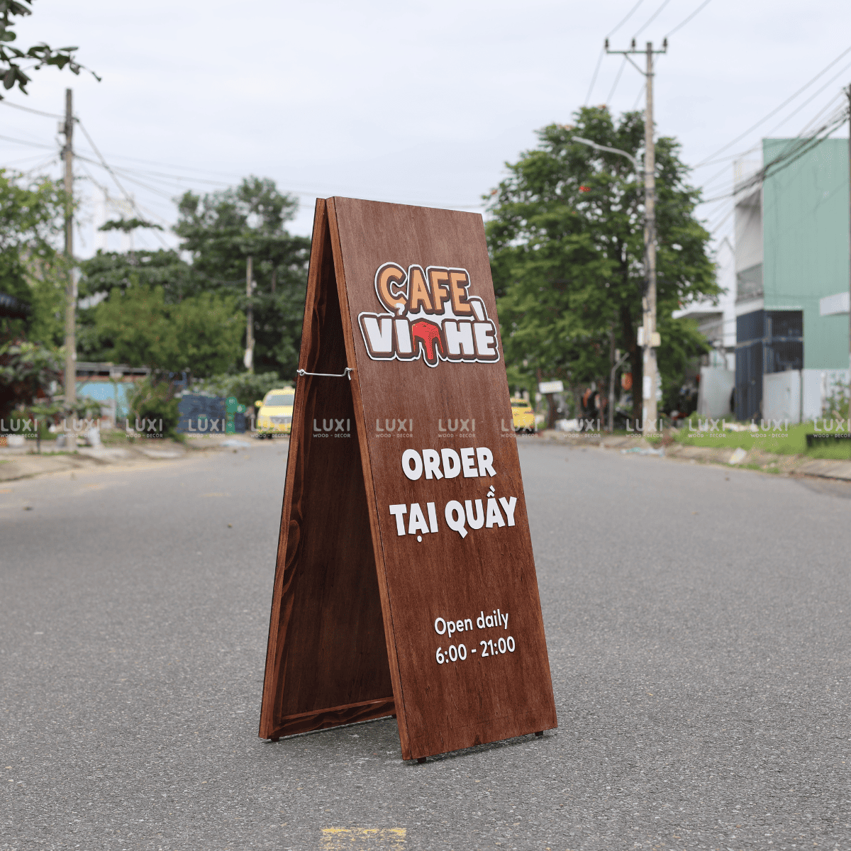 STANDEE GỖ 2 MẶT GIÁ RẺ TẠI XƯỞNG, MẪU ĐỘC ĐÁO - LUXI DECOR