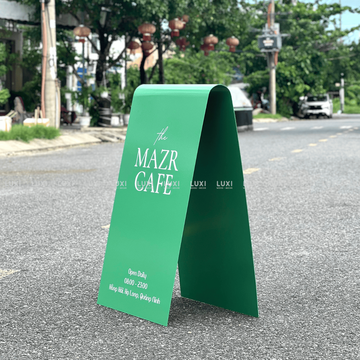 STANDEE SẮT CHỮ V NGƯỢC IN UV DECOR NHÀ HÀNG, QUÁN CÀ PHÊ - LUXI DECOR