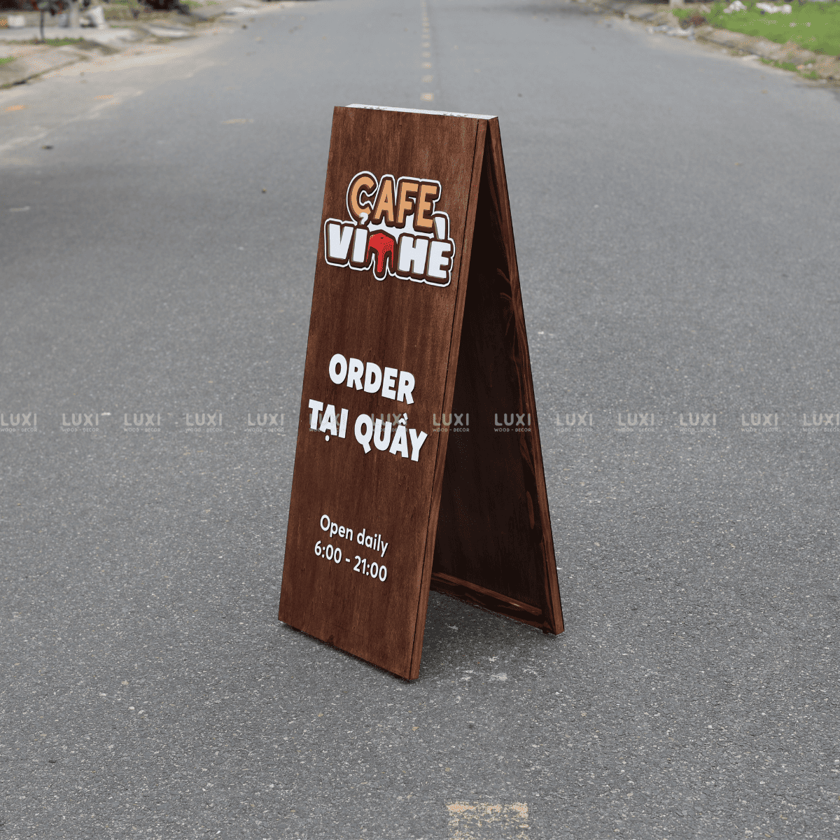 STANDEE GỖ 2 MẶT GIÁ RẺ TẠI XƯỞNG, MẪU ĐỘC ĐÁO - LUXI DECOR
