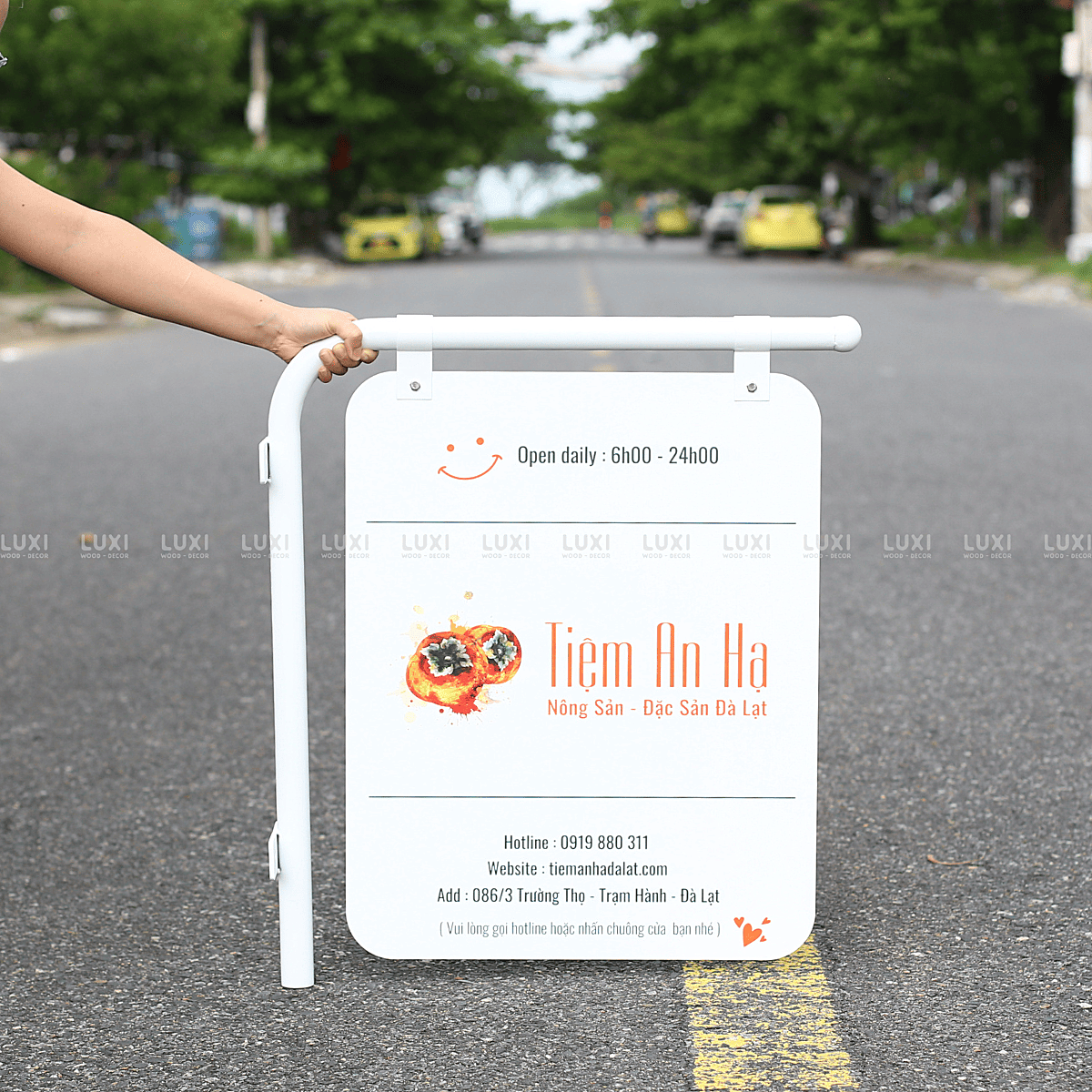 BẢNG HIỆU SẮT TREO - LUXI DECOR.