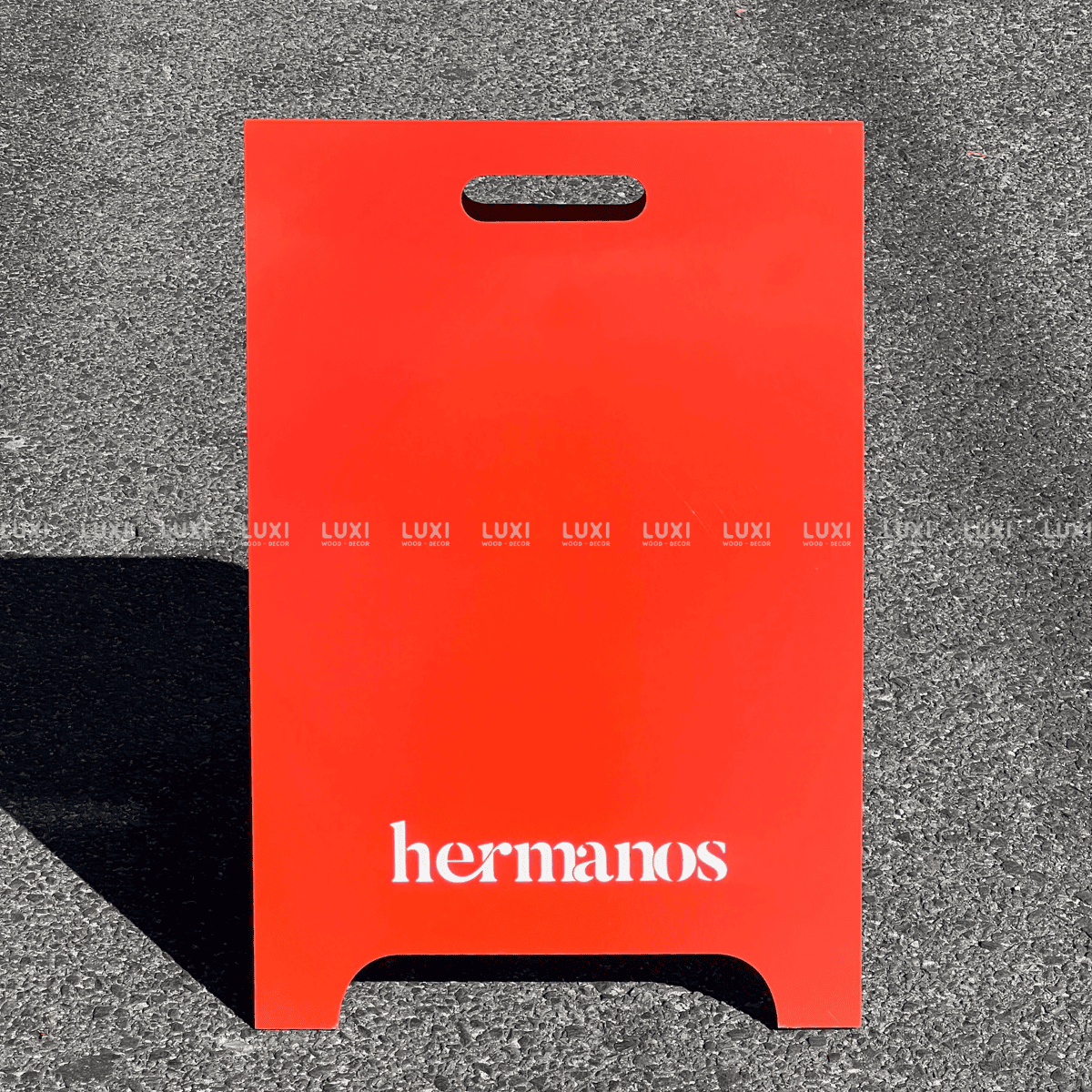 STANDEE SẮT CHỮ A CÓ TAY CẦM - DECOR NHÀ HÀNG, QUÁN CÀ PHÊ - LUXI DECOR