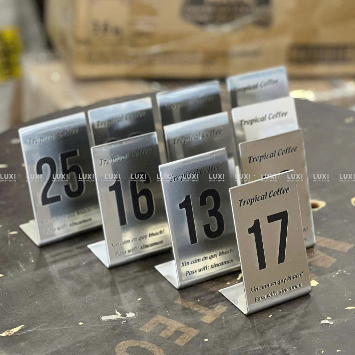 Thẻ Số Bàn Inox Chữ L In hoặc laser Logo nội dung nổi bật Theo Yêu Cầu