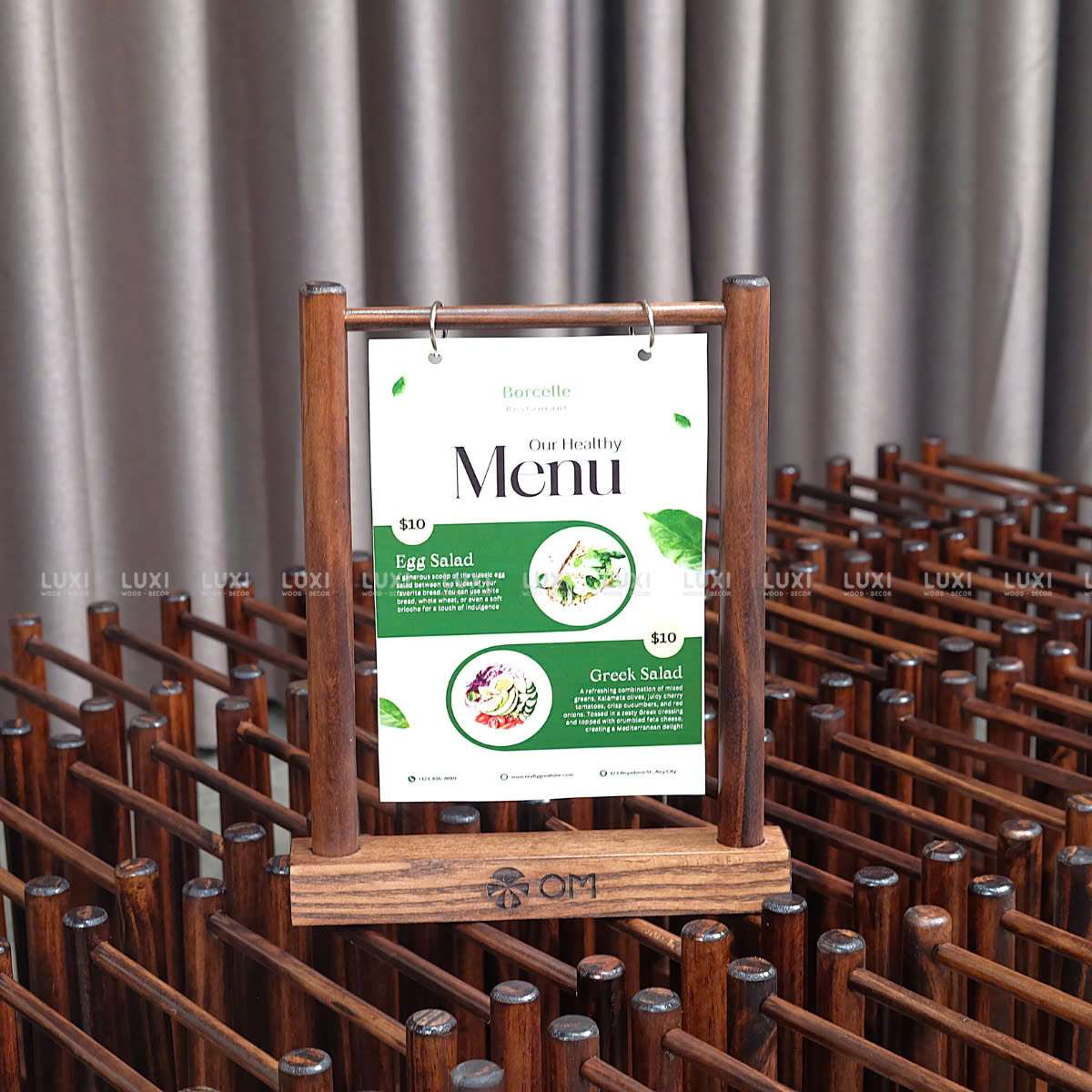 GIÁ TREO MENU BỎ VỪA GIẤY A5 - KHẮC LOGO -  LUXI DECOR
