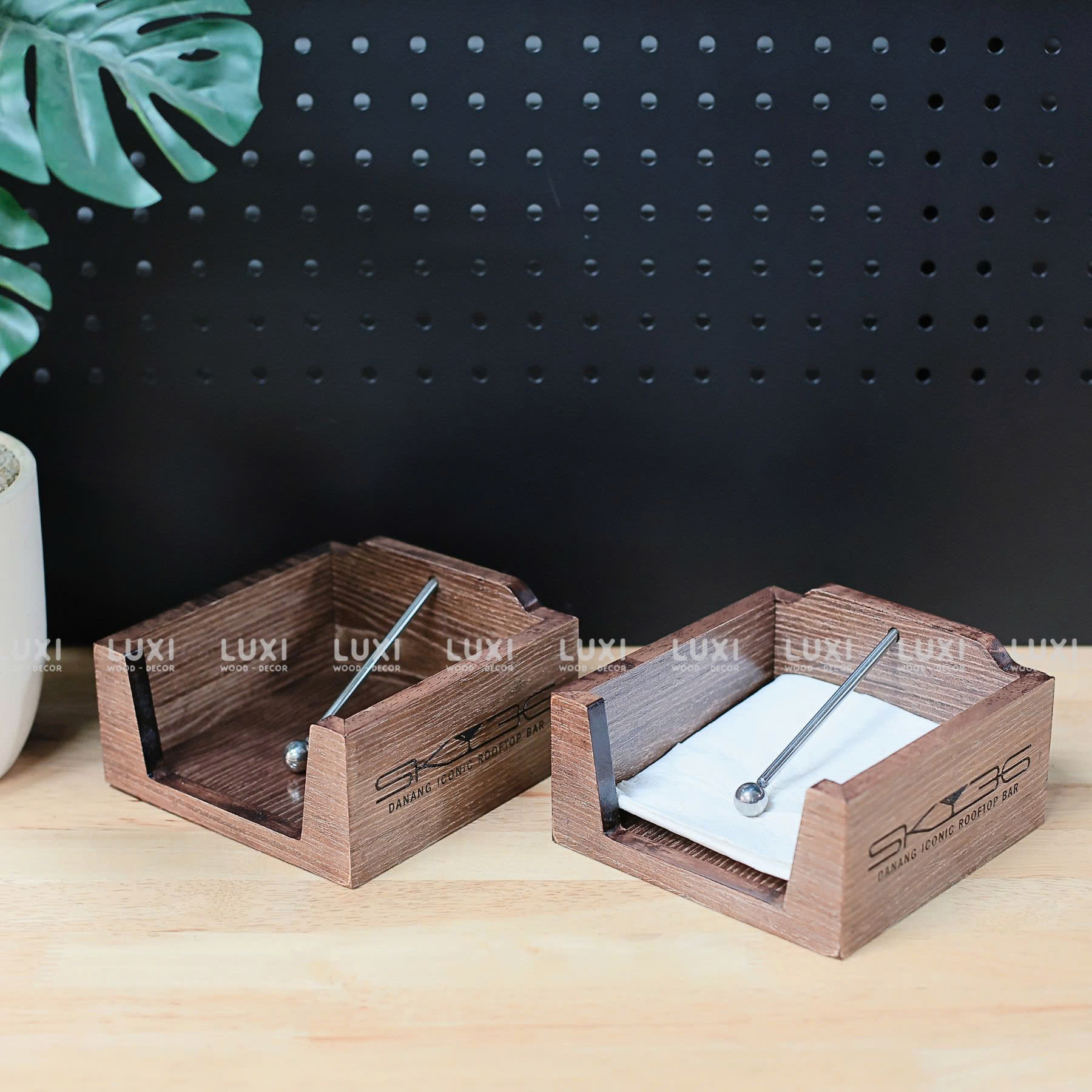 HỘP GỖ ĐỰNG GIẤY HÌNH VUÔNG - PHỤ KIỆN INOX - HIÊN ĐẠI