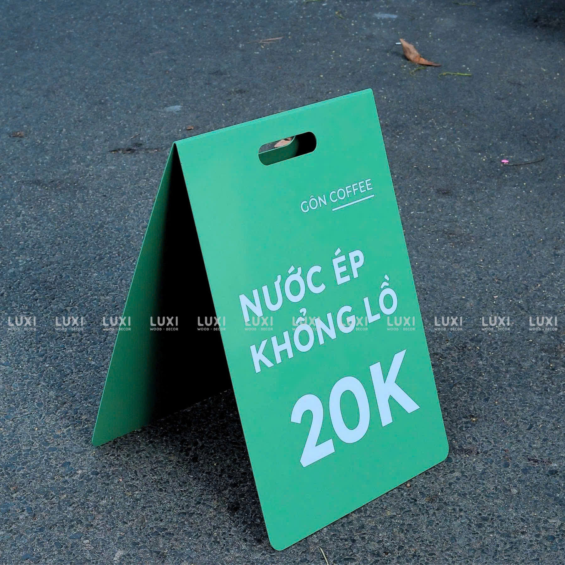 STANDEE SẮT CHỮ A CÓ TAY CẦM - DECOR NHÀ HÀNG, QUÁN CÀ PHÊ - LUXI DECOR