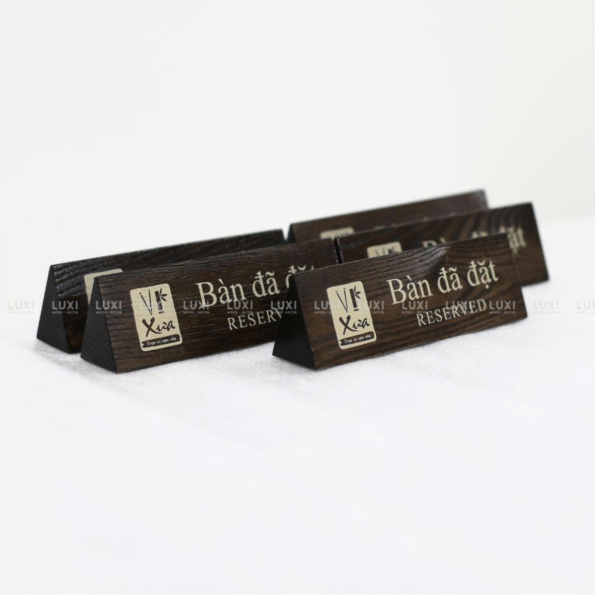 Bảng Gỗ Sồi Tam Giác Để Bàn Khắc Hoặc In UV 2 Mặt Reserved - Bàn Đã Đặt