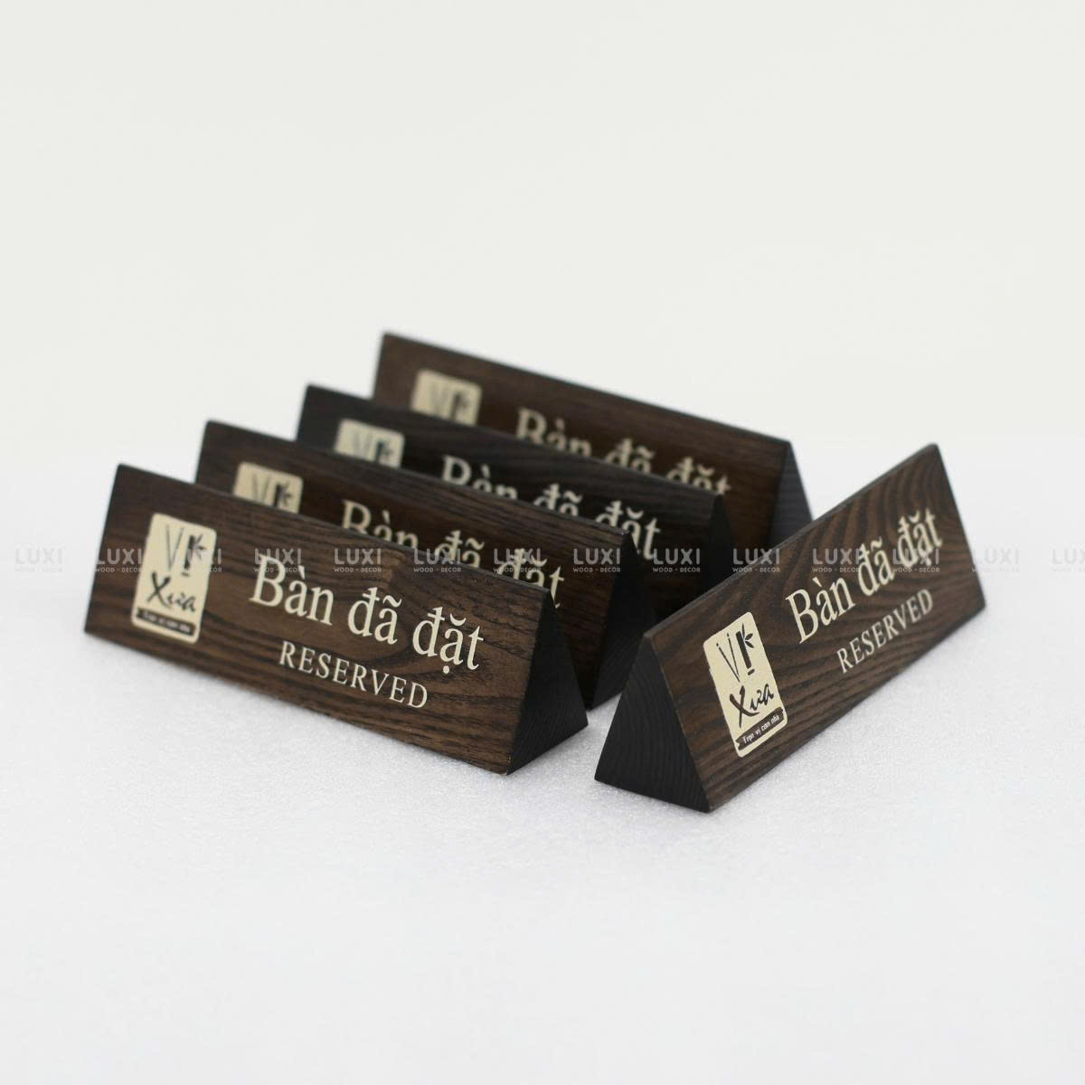 Bảng Gỗ Sồi Tam Giác Để Bàn Khắc Hoặc In UV 2 Mặt Reserved - Bàn Đã Đặt