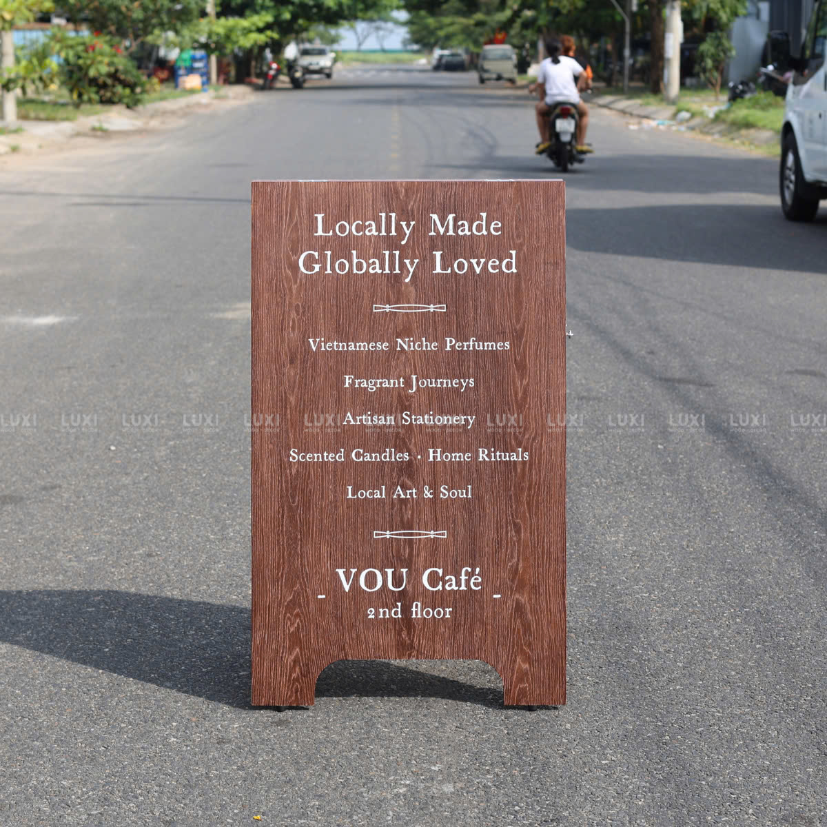 Standee Gỗ Chữ A Gập Gọn In UV 2 Mặt Theo Yêu Cầu