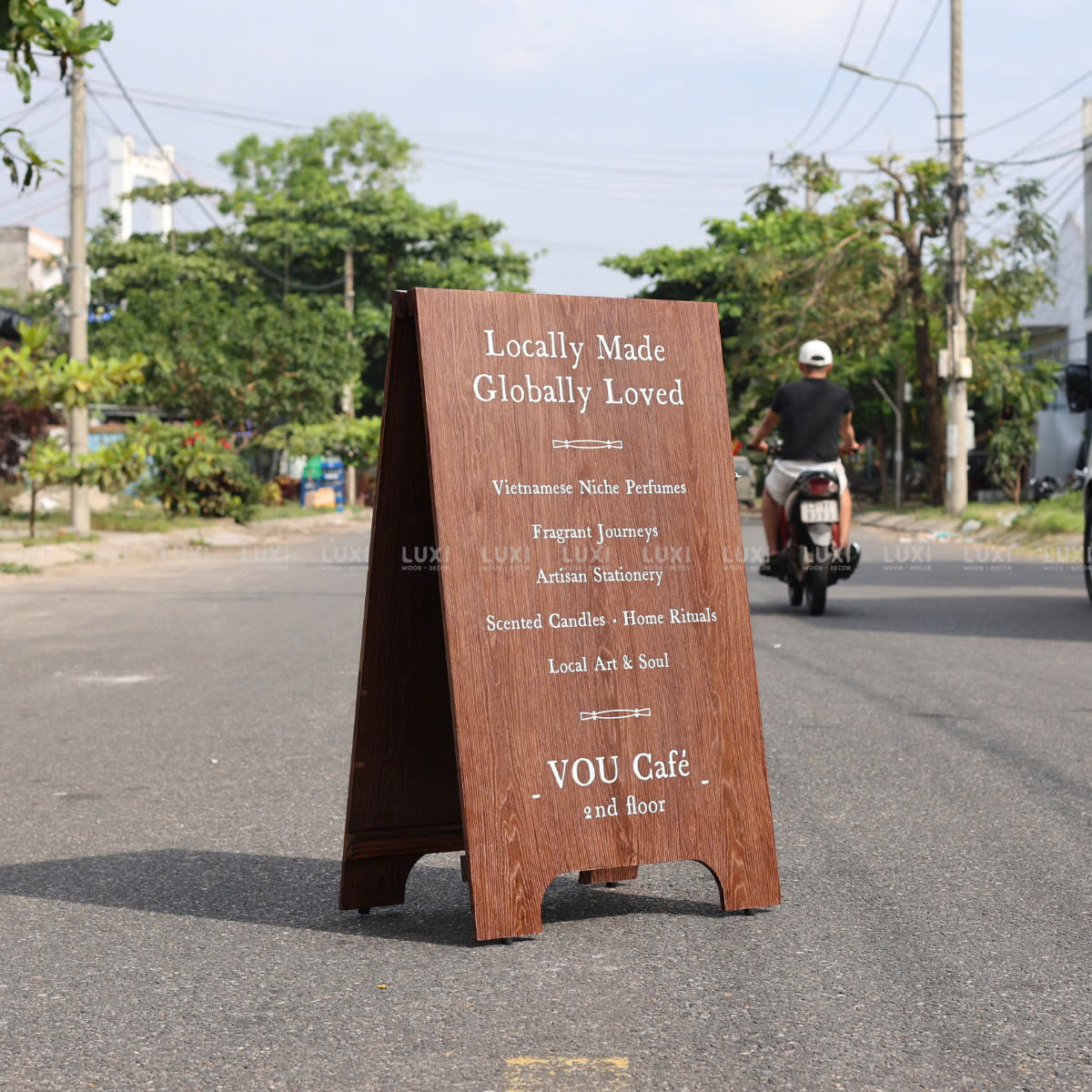 Standee Gỗ Chữ A Gập Gọn In UV 2 Mặt Theo Yêu Cầu