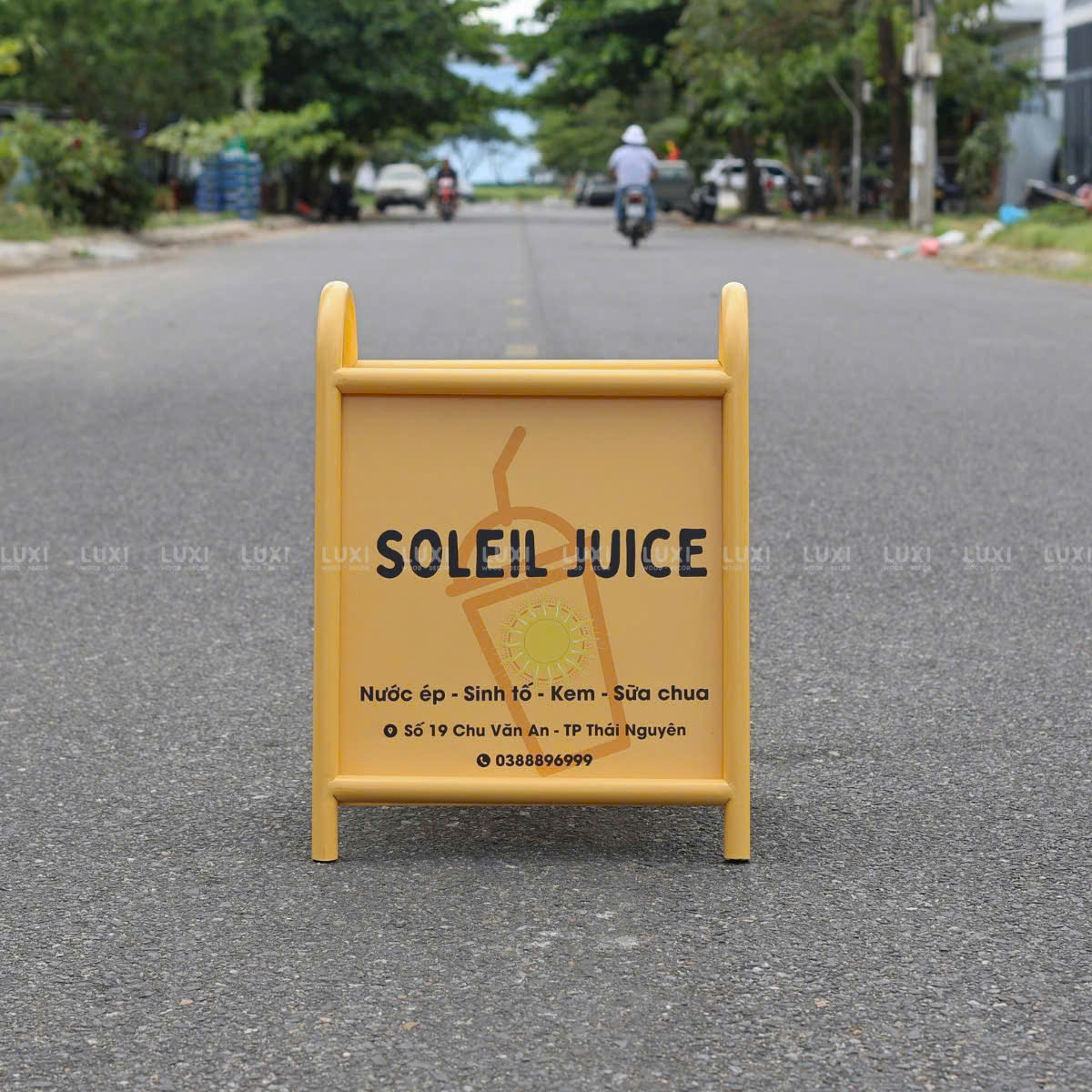 STANDEE SẮT (KT: 65.4X63.4 CM) - LUXI DECOR