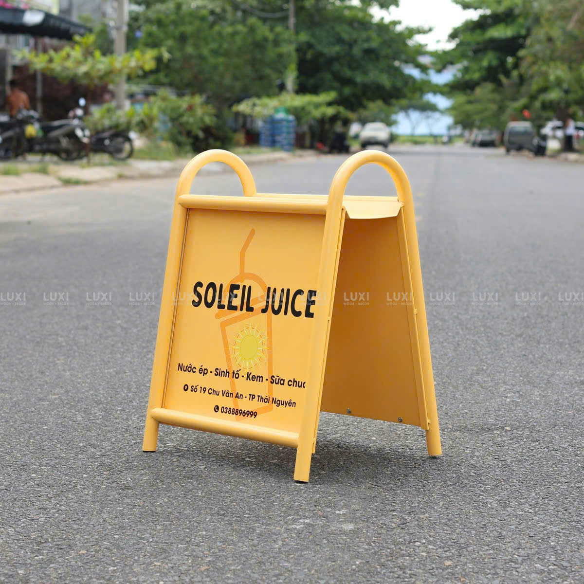 STANDEE SẮT (KT: 65.4X63.4 CM) - LUXI DECOR