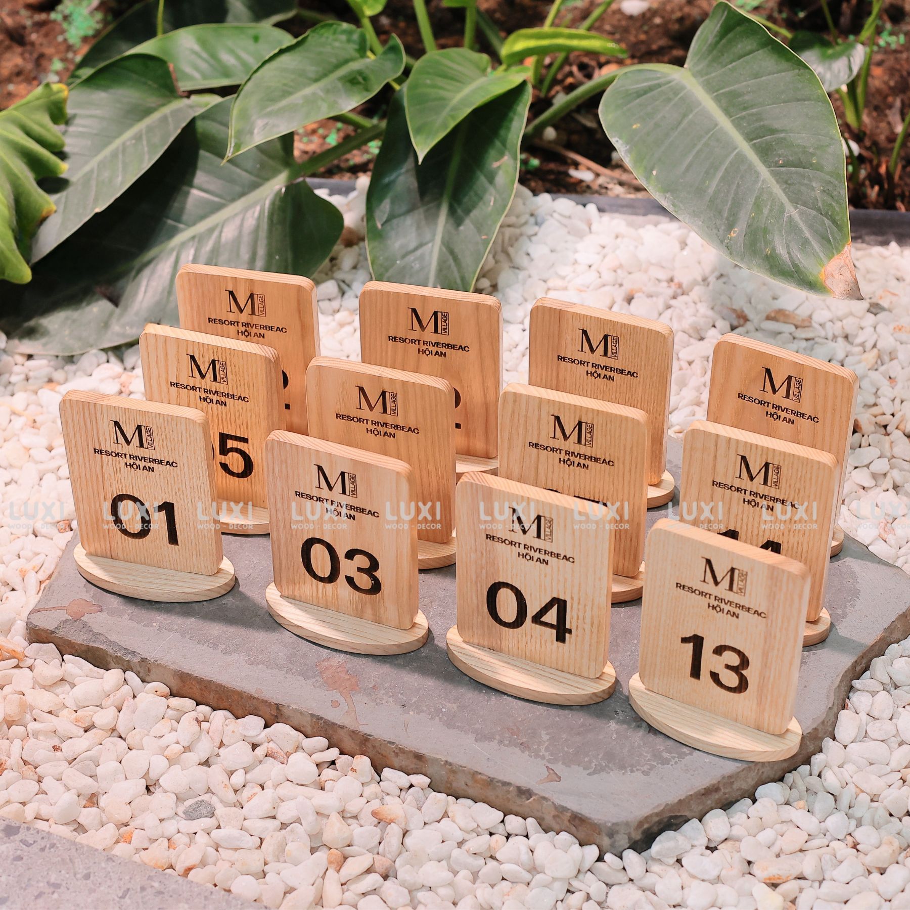 Thẻ Bàn Gỗ Đế Tròn - Khắc Logo Theo Yêu Cầu - Luxi Decor