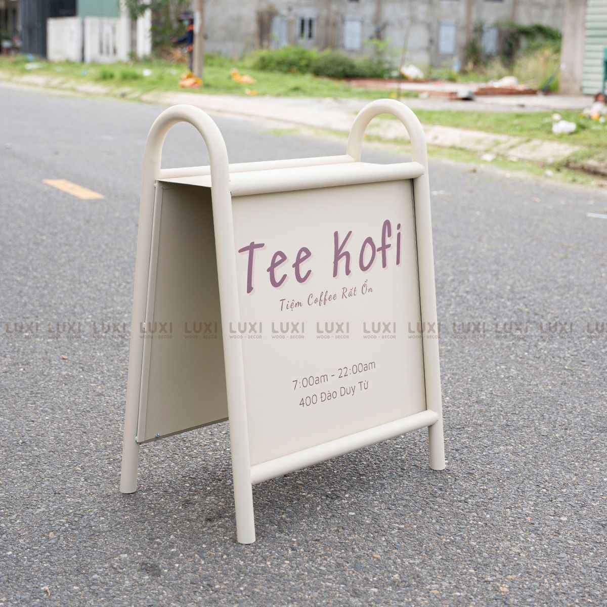 STANDEE SẮT U NGƯỢC IN UV - LUXI DECOR