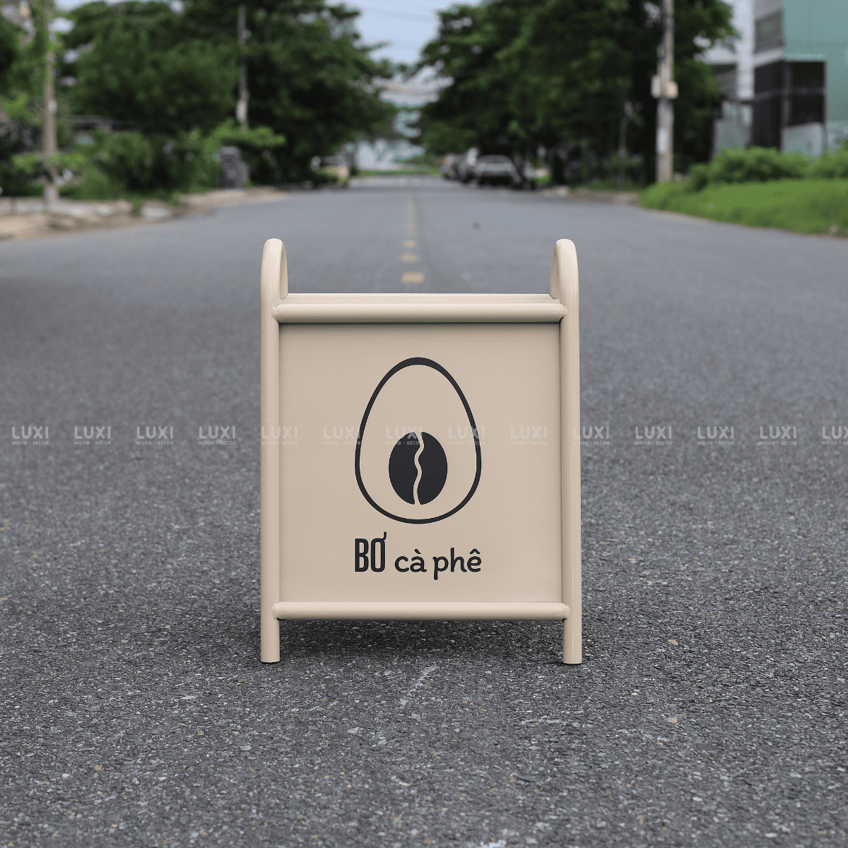 STANDEE SẮT KỆ HOA (KT: 60x45cm) - LUXI DECOR