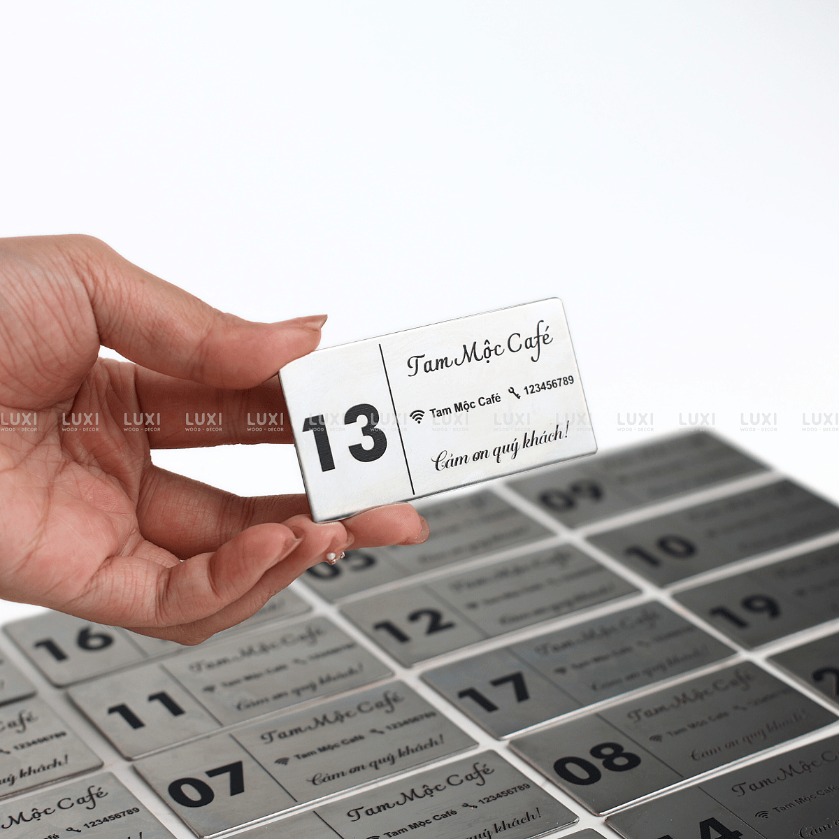 THẺ BÀN INOX DẸP CHỮ NHẬT [1 MẶT] - LUXI DECOR