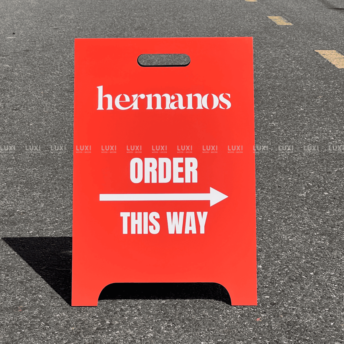 STANDEE SẮT CHỮ A CÓ TAY CẦM - DECOR NHÀ HÀNG, QUÁN CÀ PHÊ - LUXI DECOR