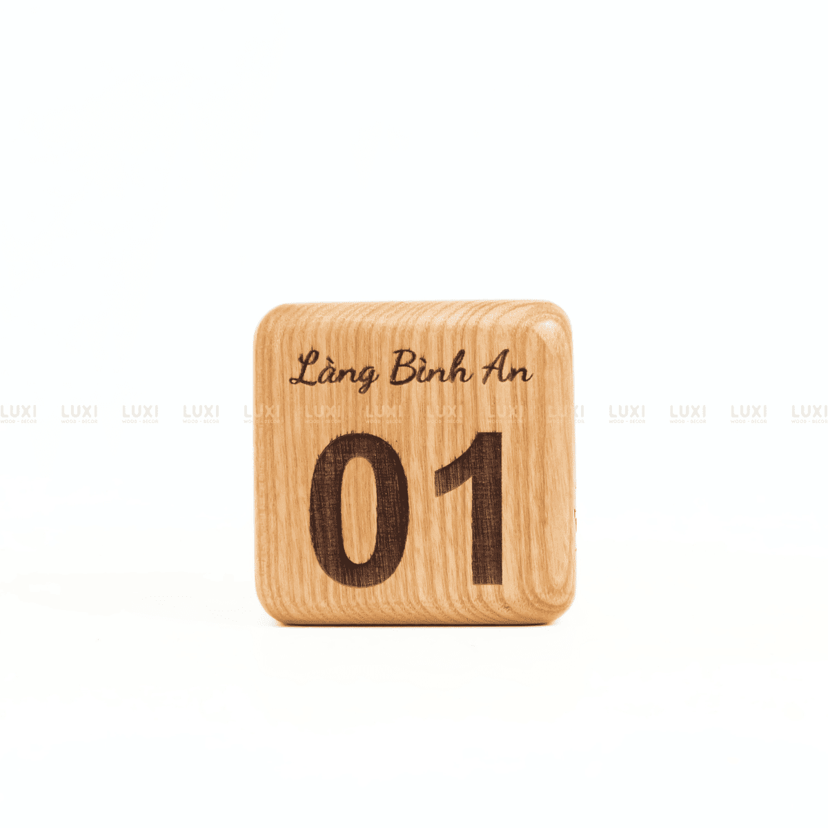 THẺ BÀN HÌNH LẬP PHƯƠNG CHẤT LIỆU GỖ DÀY DẶN, DECOR QUÁN COFFEE, NHÀ HÀNG (KT: 7X7CM)