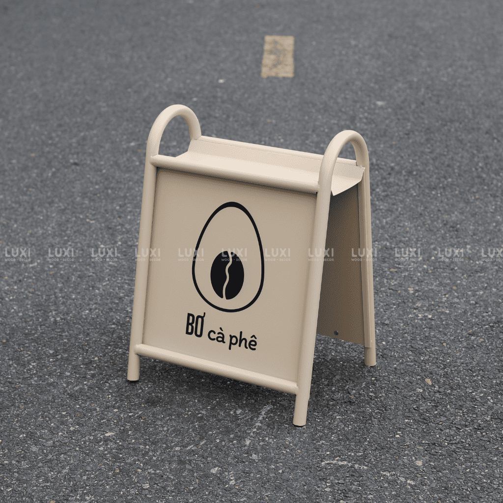 STANDEE SẮT KỆ HOA (KT: 60x45cm) - LUXI DECOR