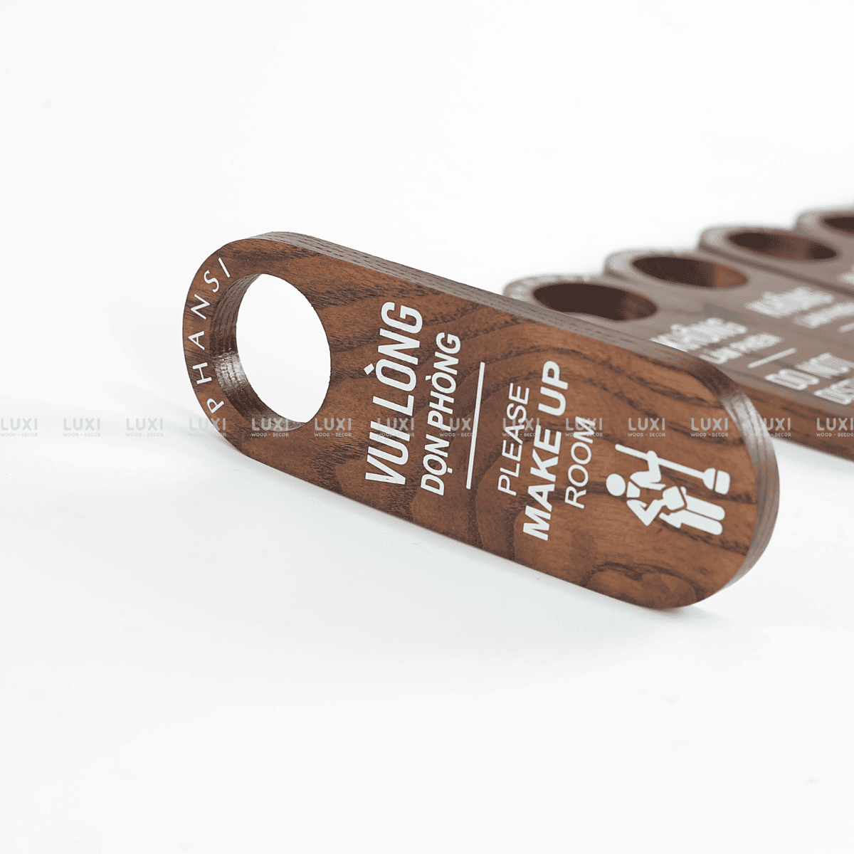 THẺ GỖ TREO CỬA KHÁCH SẠN, NƠI LƯU TRÚ - LUXI DECOR
