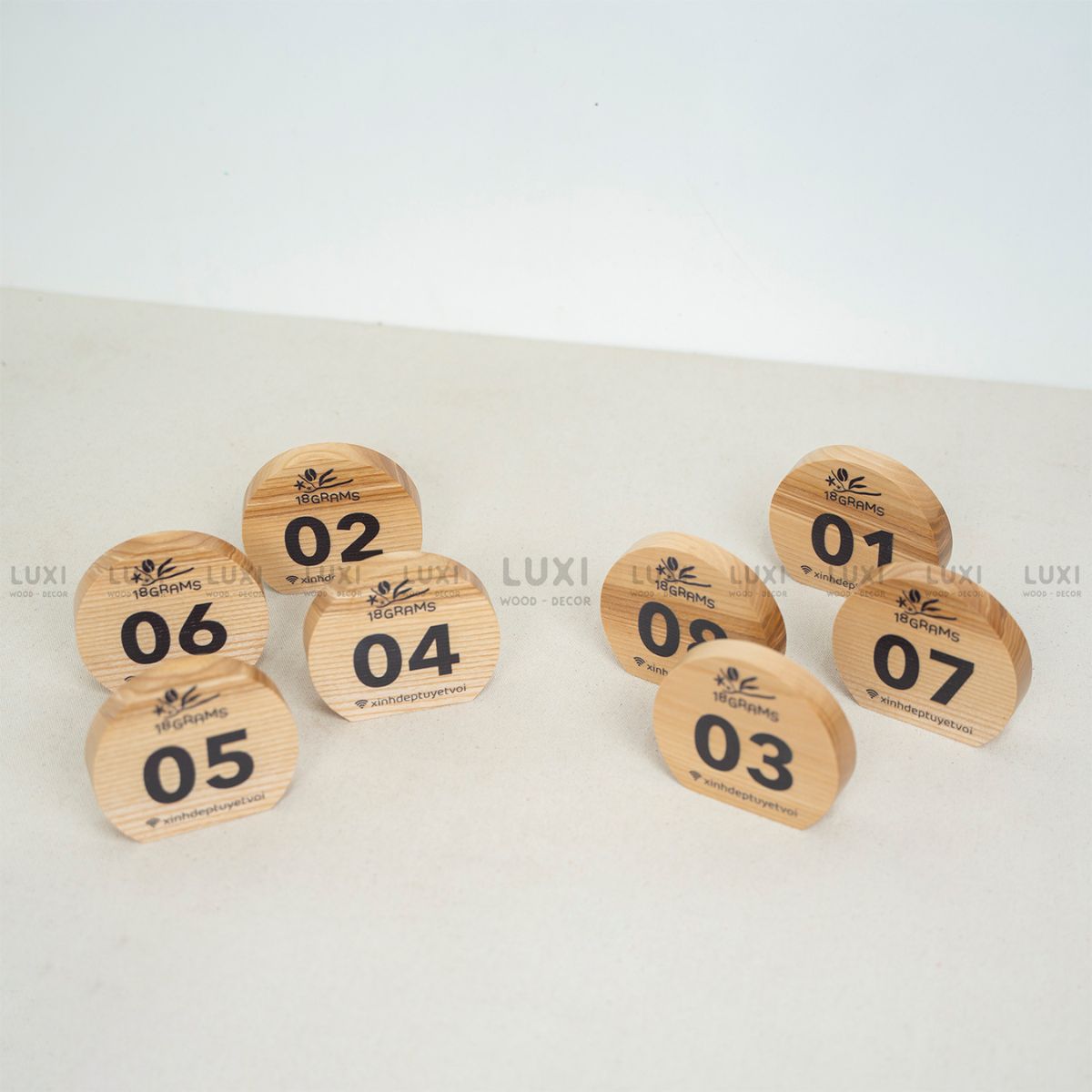 THẺ BÀN TRÒN CẮT ĐÁY BẰNG GỖ VINTAGE - LUXI DCEOR