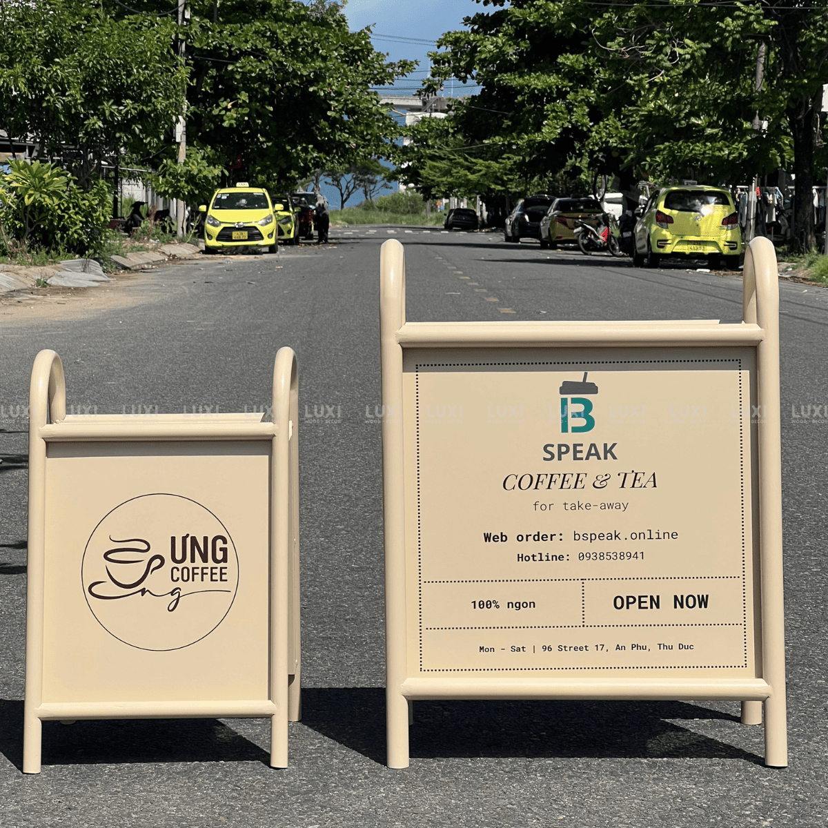 STANDEE SẮT KỆ HOA (KT: 60x45cm) - LUXI DECOR