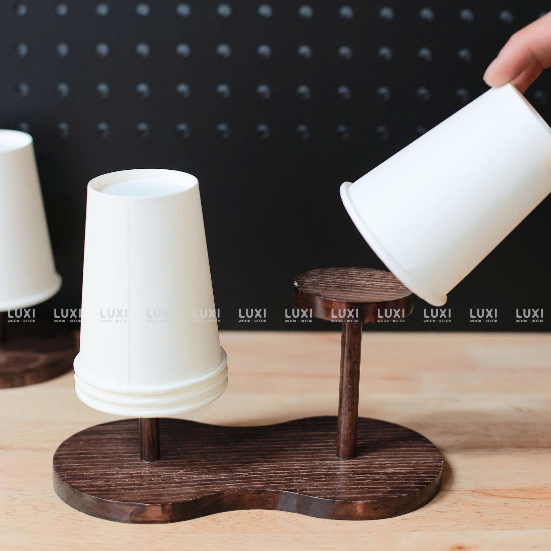 GIÁ ĐỠ LY GỖ VENEER TIỆN LỢI - NHỎ GỌN - LUXI DECOR