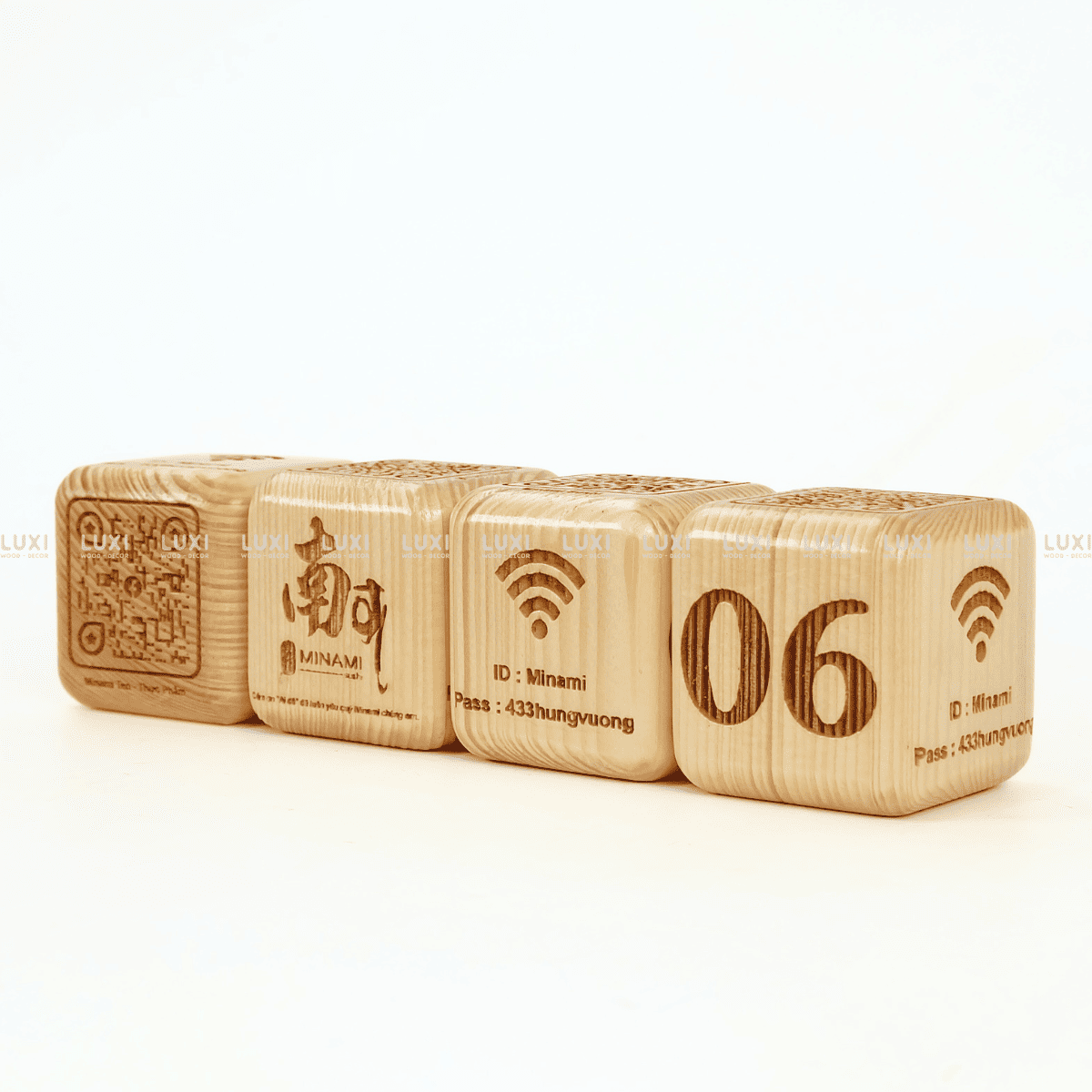 THẺ BÀN HÌNH LẬP PHƯƠNG CHẤT LIỆU GỖ DÀY DẶN, DECOR QUÁN COFFEE, NHÀ HÀNG (KT: 7X7CM)