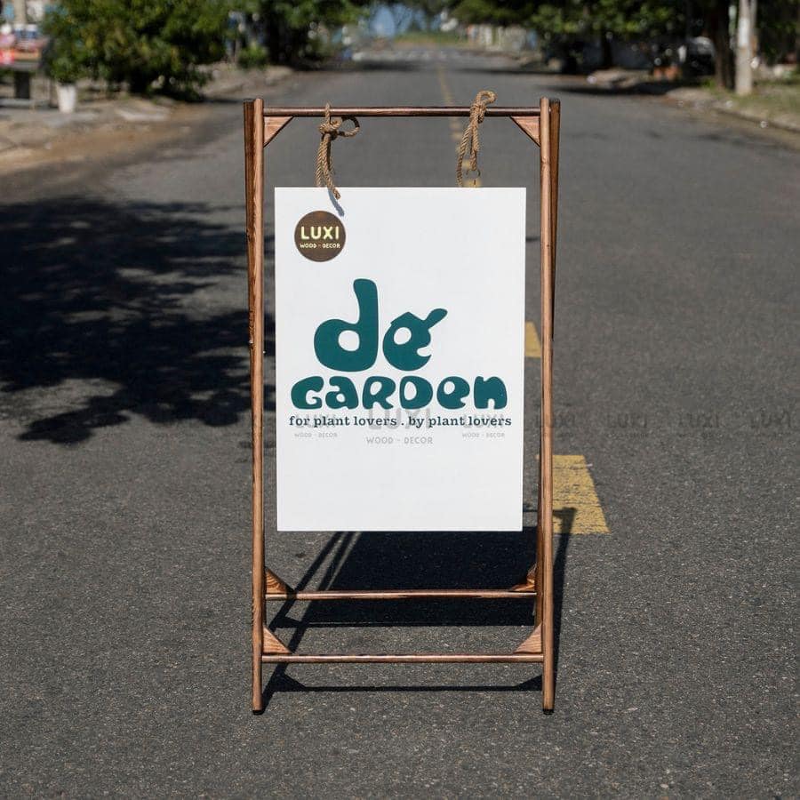 STANDEE QUAI DA IN THEO YÊU CẦU - LUXI DECOR