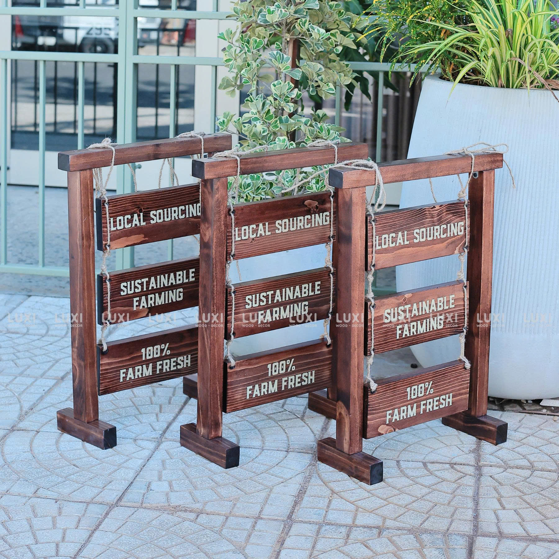 Bảng Hiệu Gỗ In Nội Dung Theo Yêu Cầu - Luxi Decor
